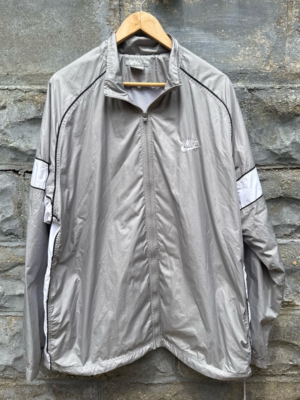 Vintage Y2K Nike Silver Windbreaker Jacket XXL 2000s